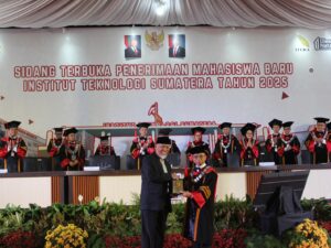 Gubernur Mahyeldi Ajak Mahasiswa Sumbar di ITERA Belajar Serius untuk Membangun Daerah