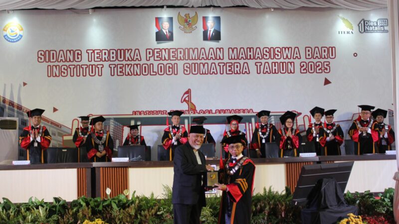 Gubernur Mahyeldi Ajak Mahasiswa Sumbar di ITERA Belajar Serius untuk Membangun Daerah