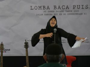 Rayakan HUT RI ke-80, PT Semen Padang Adakan Lomba Baca Puisi
