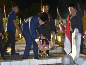 Wako Fadly Amran Ikuti Renungan Suci di Taman Makan Pahlawan Kuranji