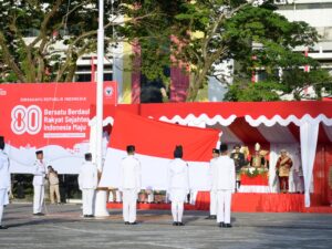 Upacara HUT RI ke-80, Dirut PT Semen Padang Kobarkan Semangat Kebangkitan