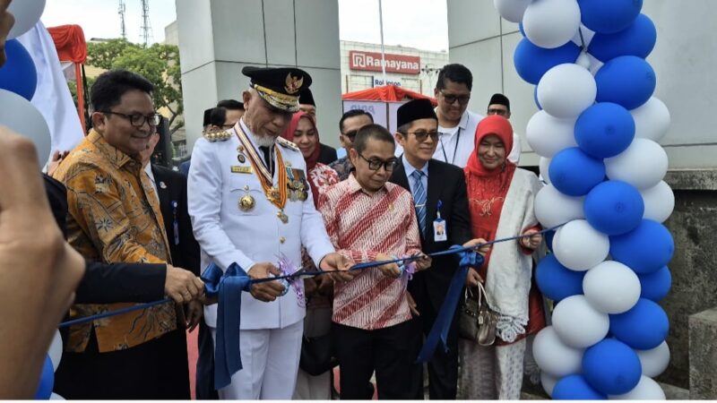 Dorong Keterbukaan Informasi, Gubernur Sumbar Resmikan Ruang PPID Bank Nagari