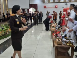 Forkopimda Sumbar Meriahkan Nonton Bareng Upacara HUT ke-80 RI dengan Joget Tabolabale