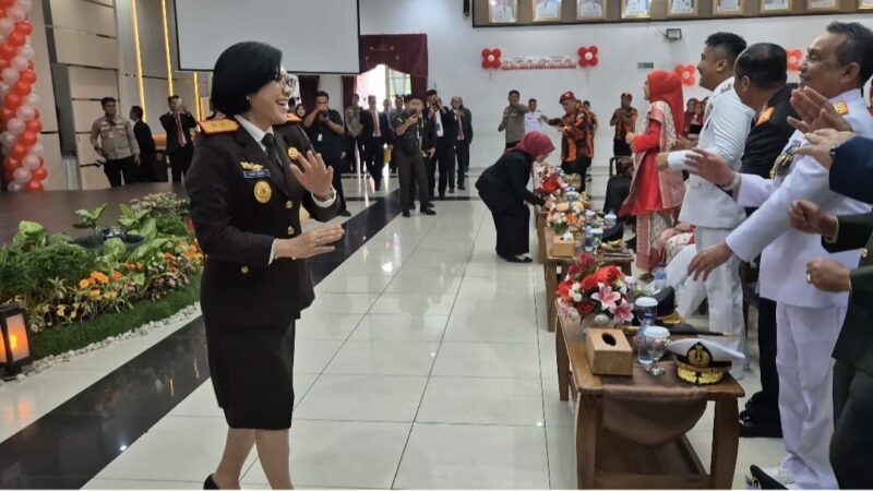 Forkopimda Sumbar Meriahkan Nonton Bareng Upacara HUT ke-80 RI dengan Joget Tabolabale