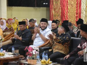 Buka Festival Petatah Petitih, Wako Fadly Amran: Kita Hidupkan Lagi Kehidupan Bernagari di Tengah Kota