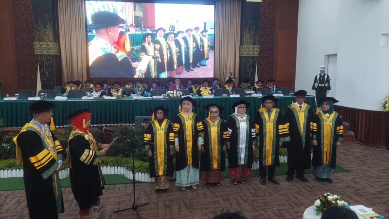 UNAND Kukuhkan 7 Guru Besar Baru dari FMIPA dan FIB