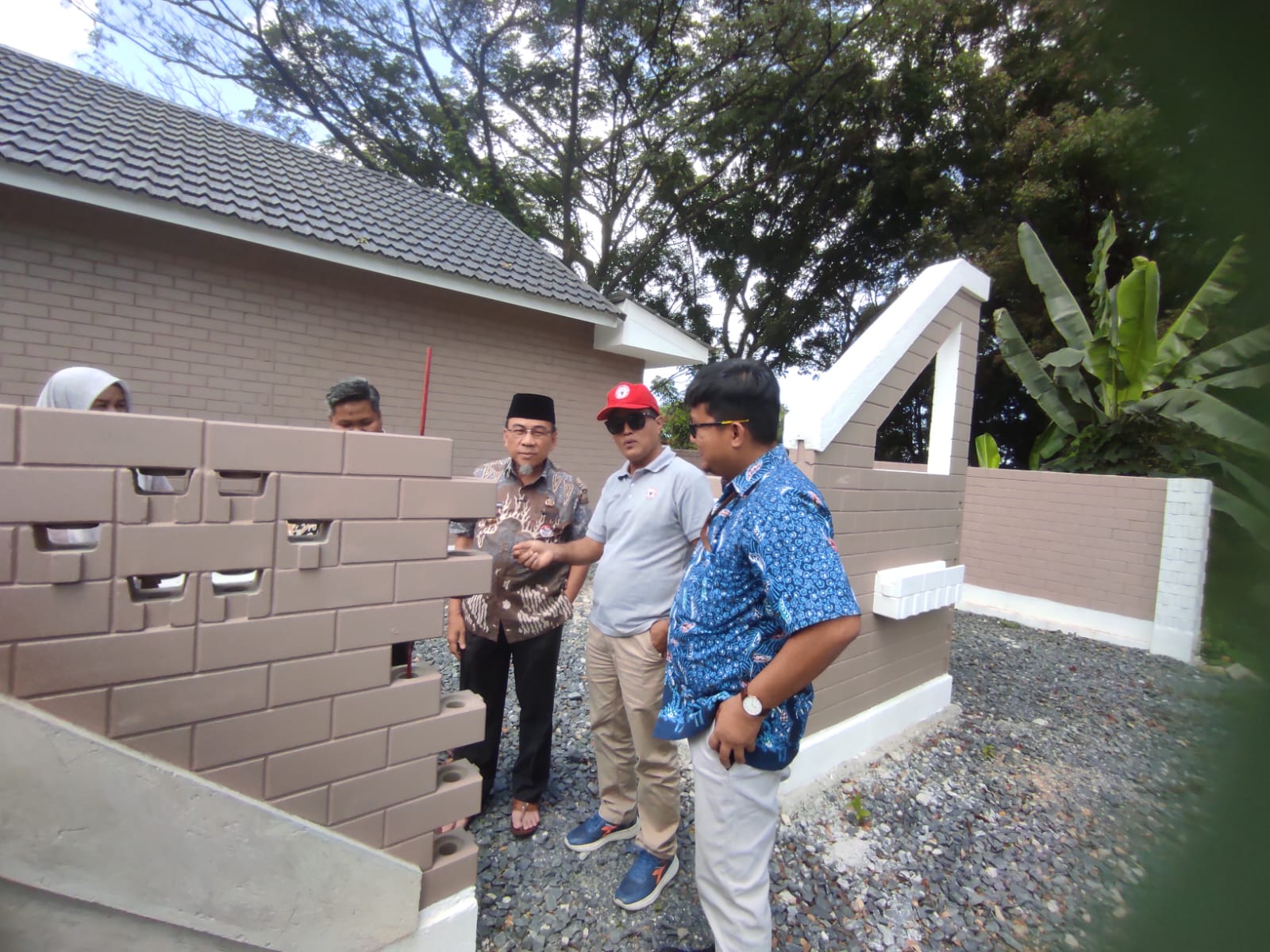 Kunjungi PT Semen Padang, Wawako Maigus Apresiasi Inovasi Sepablock