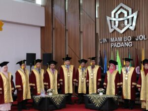 UIN Imam Bonjol Padang mengukuhkan 10 guru besar baru. Kegiatan pengukuhan ini berlangsung di Gedung J, Kampus lll UIN Imam Bonjol