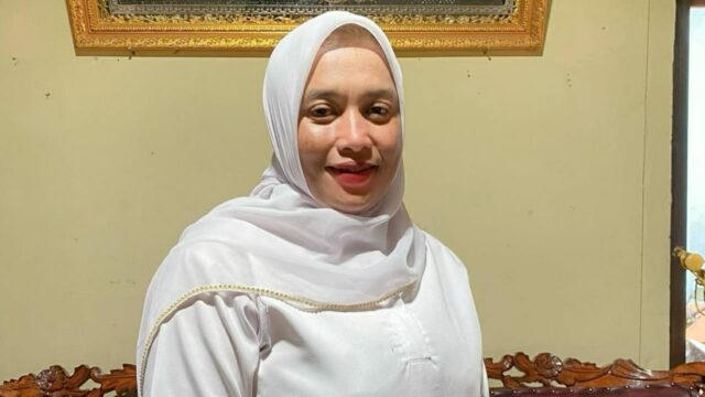 Video seorang perempuan berenang menyeberangi sungai viral di sejumlah paltform media sosial. Tapa rasa takut, sungai yang berwarna coklat