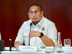 Wakil Ketua Komisi VI DPR RI dari Fraksi Gerindra, Andre Rosiade memastikan pemerintah segera membangun kembali dua jembatan yang rusak akibat