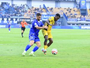 Semen Padang FC harus menelan kekalahan dengan skor akhir 2-0 saat menghadapi Persib Bandung pada putaran pertama liga Super League