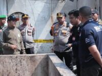 Tim Bidang Laboratorium Forensik (Bidlabfor) Polda Riau dan Inafis Polda Sumbar melakukan olah TKP peristiwa kebakaran Pasar Payakumbuh