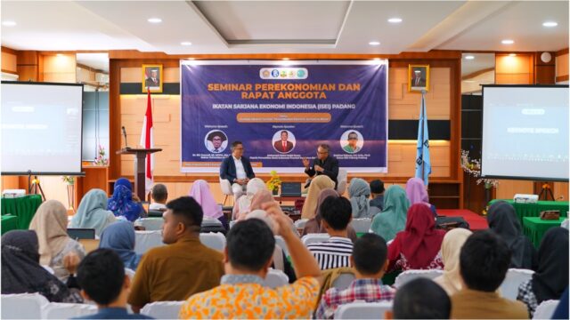 ISEI Padang Bahas Strategi Genjot Pertumbuhan Ekonomi Sumbar