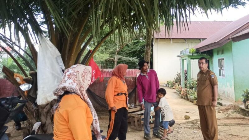 DLH Dharmasraya melakukan uji coba (kajiterap) pembuatan biochar dari sampah organik di Tempat Pembuangan Akhir (TPA) Sitiung V Rabusa.