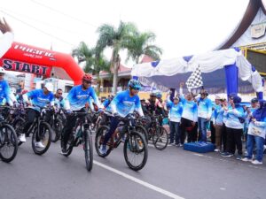 Diikuti Peserta dari 3 Provinsi, Bupati Tanah Datar Lepas Gowes Luhak Nan Tuo IV