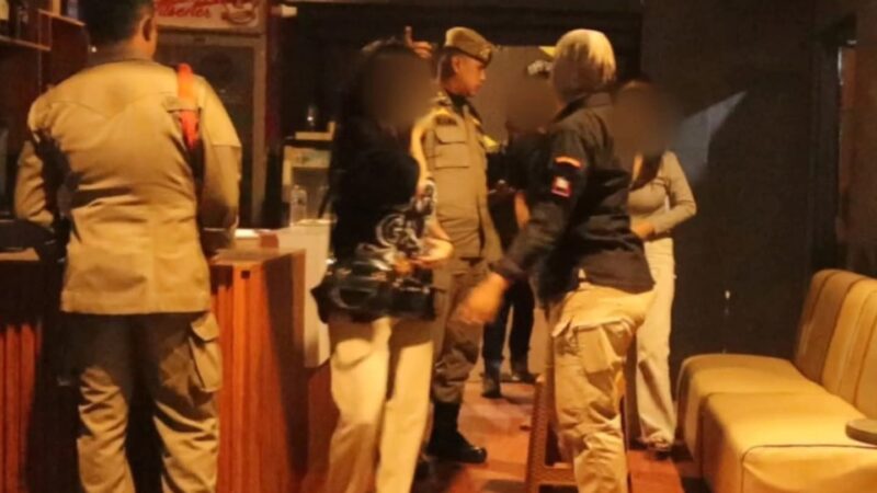 Langgar Jam Operasional, Satpol PP Padang Kembali Bubarkan Tempat Hiburan Malam