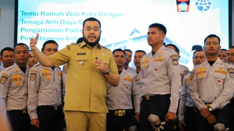 Silaturrahmi dengan Tenaga Alih Daya Pengamanan di Dishub, Wako Padang Tekankan Pentingnya Sinergi