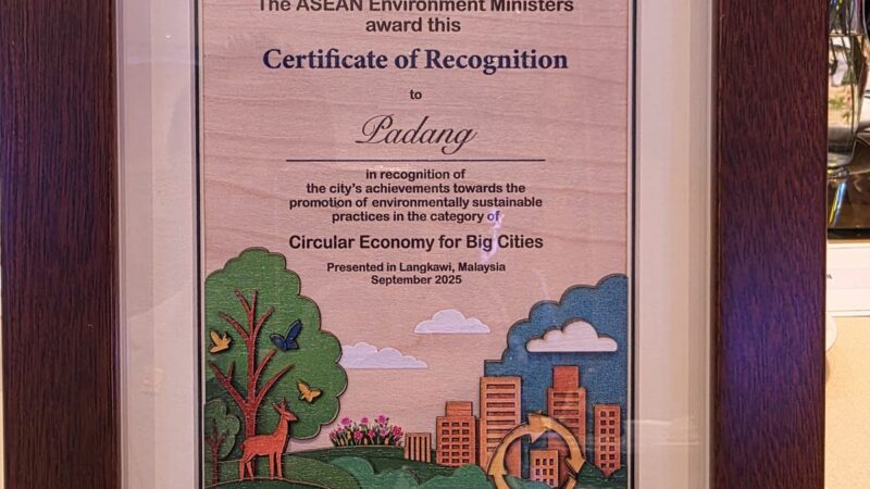 Prioritaskan Pengelolaan Sampah, Kota Padang Terima Penghargaan ASEAN ESC Award 2025