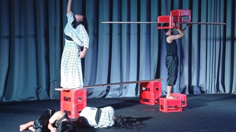 6 Koreografer Muda Unjuk Aksi dalam Pertunjukan Tari Kontemporer 3 di Taman Budaya Sumbar