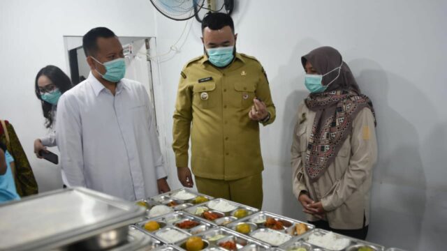 Wako Padang Fadly Amran Tinjau Dapur MBG di Kelurahan Tanah Sirah Piai Nan XX