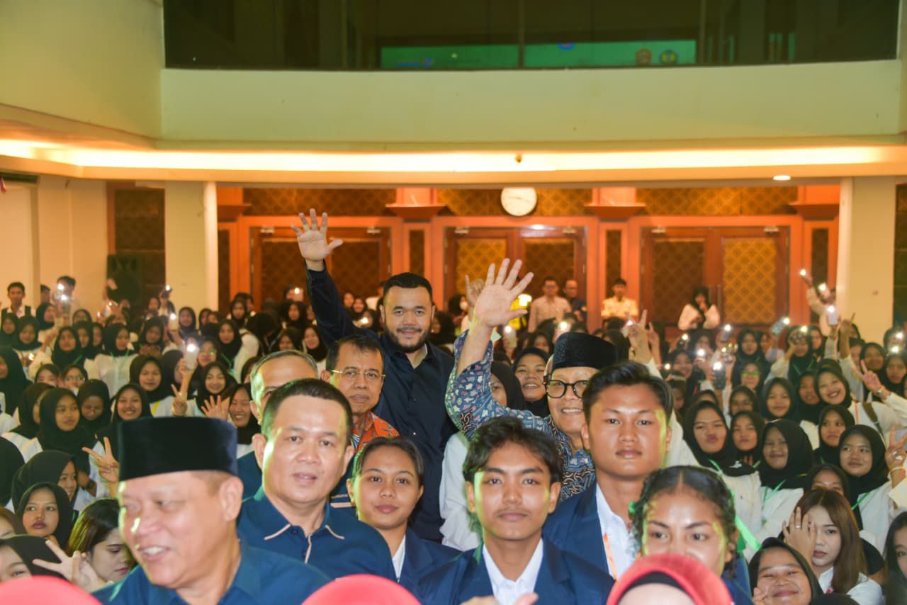 Buka PKKMB UBH, Wako Padang Beri Motivasi 1.370 Mahasiswa Baru