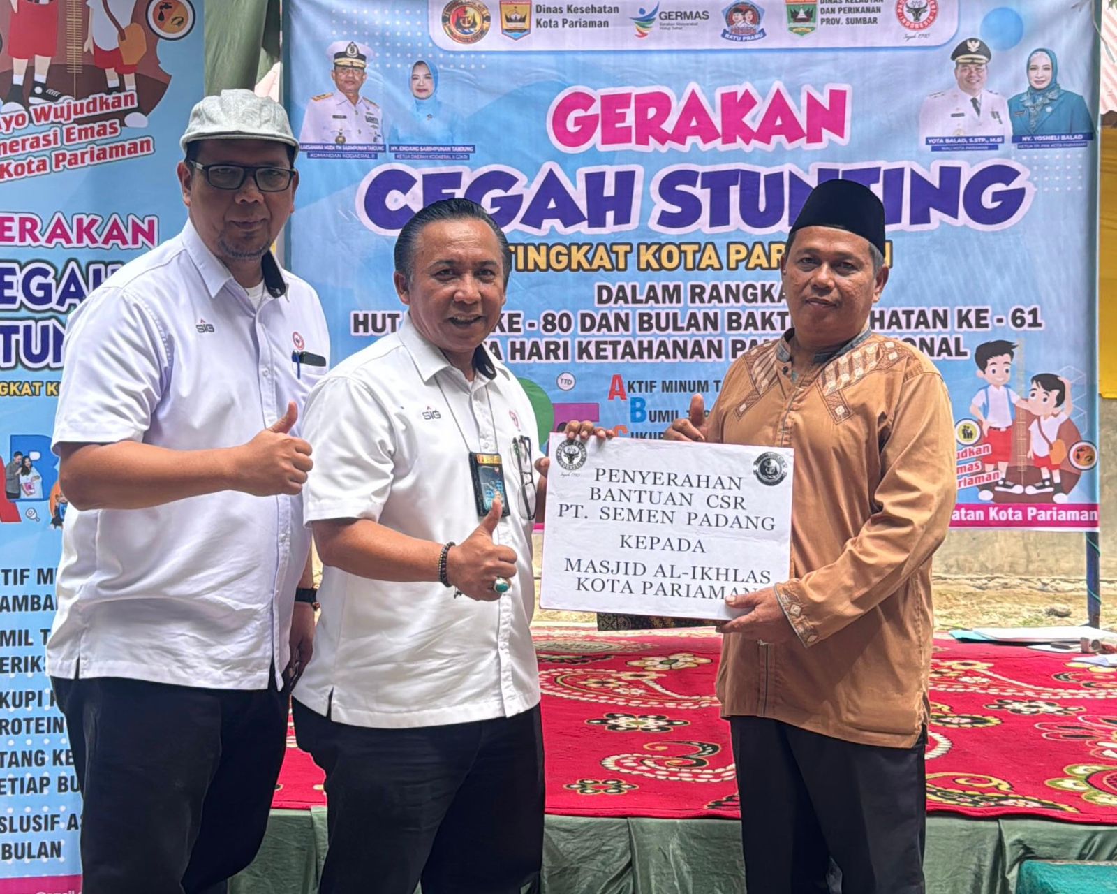 PT Semen Padang Serahkan Bantuan 100 Sak Semen untuk Masjid Al Ikhlas di Pariaman