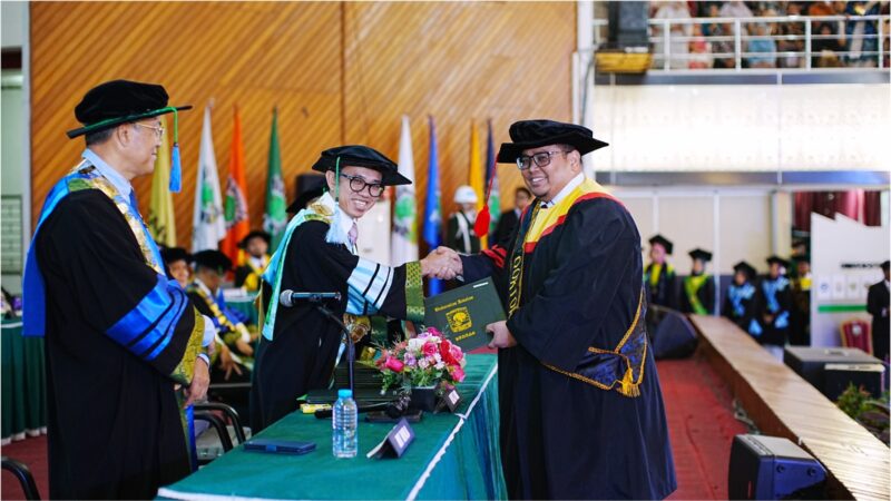 Wisuda IV 2025: UNAND Lepas 3.067 Wisudawan, Dorong Berdaya Saing Global