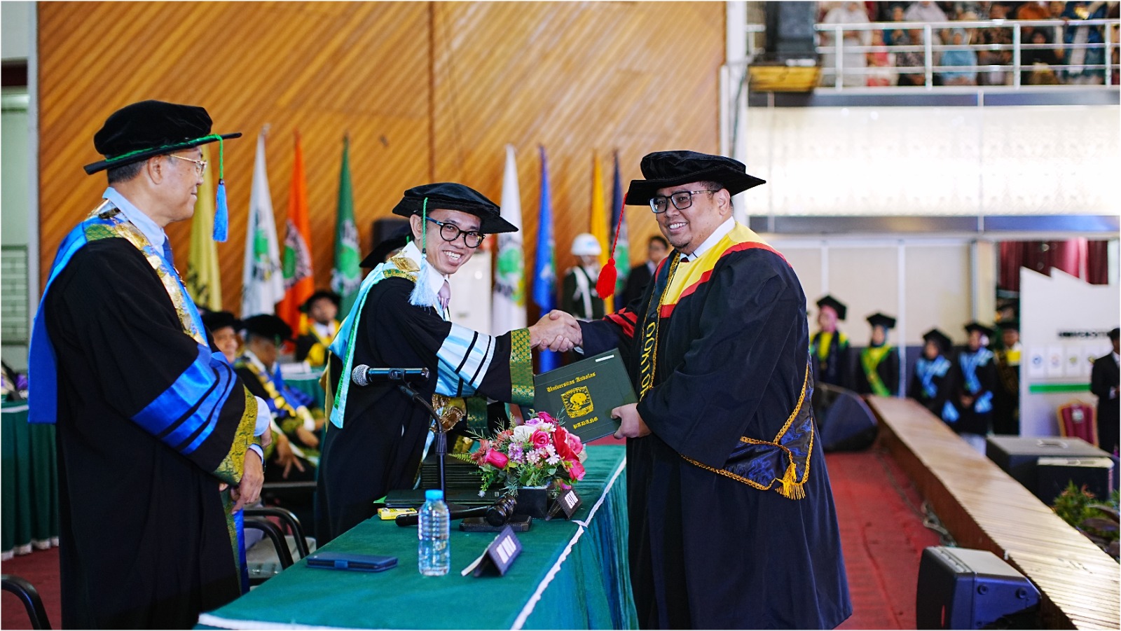 Wisuda IV 2025: UNAND Lepas 3.067 Wisudawan, Dorong Berdaya Saing Global