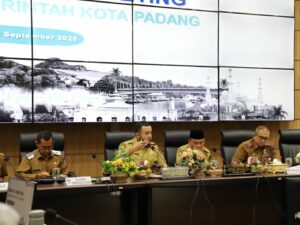 Pimpin Rapat Bulanan, Wako Padang Ingatkan OPD Konsisten dengan Target Kerja