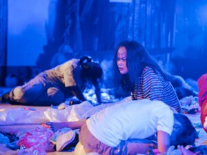 Festival Teater Sumatera III: KSNT Tampilkan 'Indomiii Rasa Rendang/Sambil Menyelam Minum Plastik'