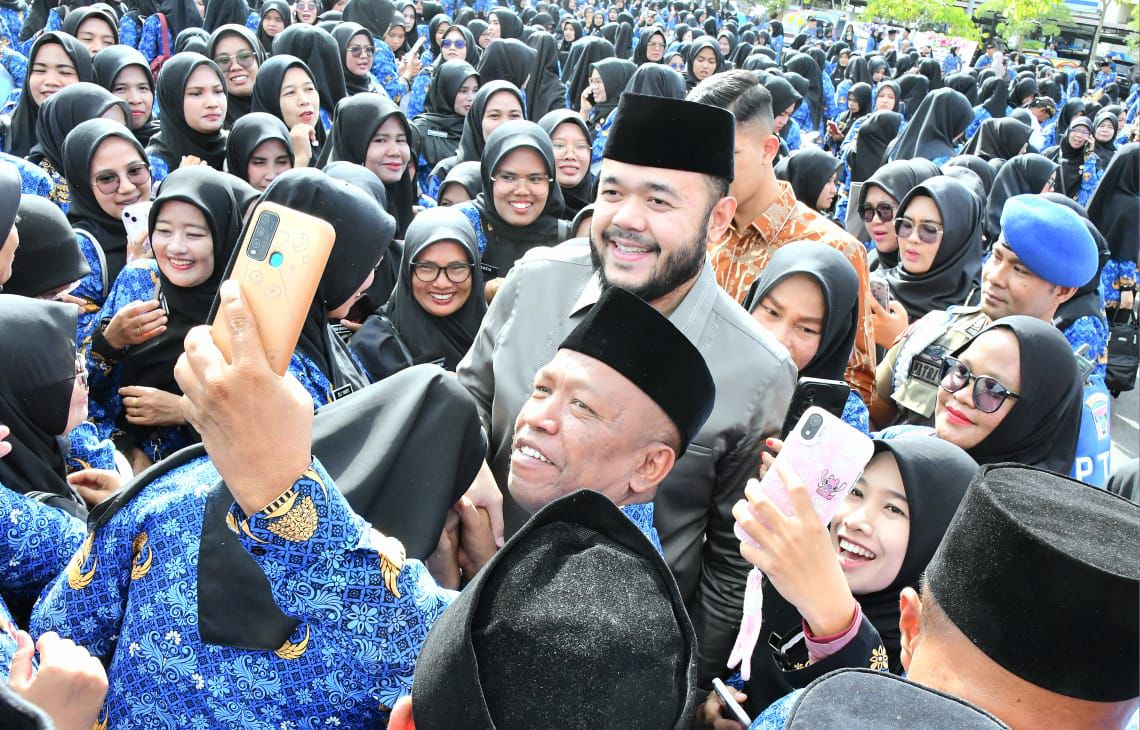 Wako Padang Serahkan SK PPPK Tahap II Sebanyak 1.537 Orang