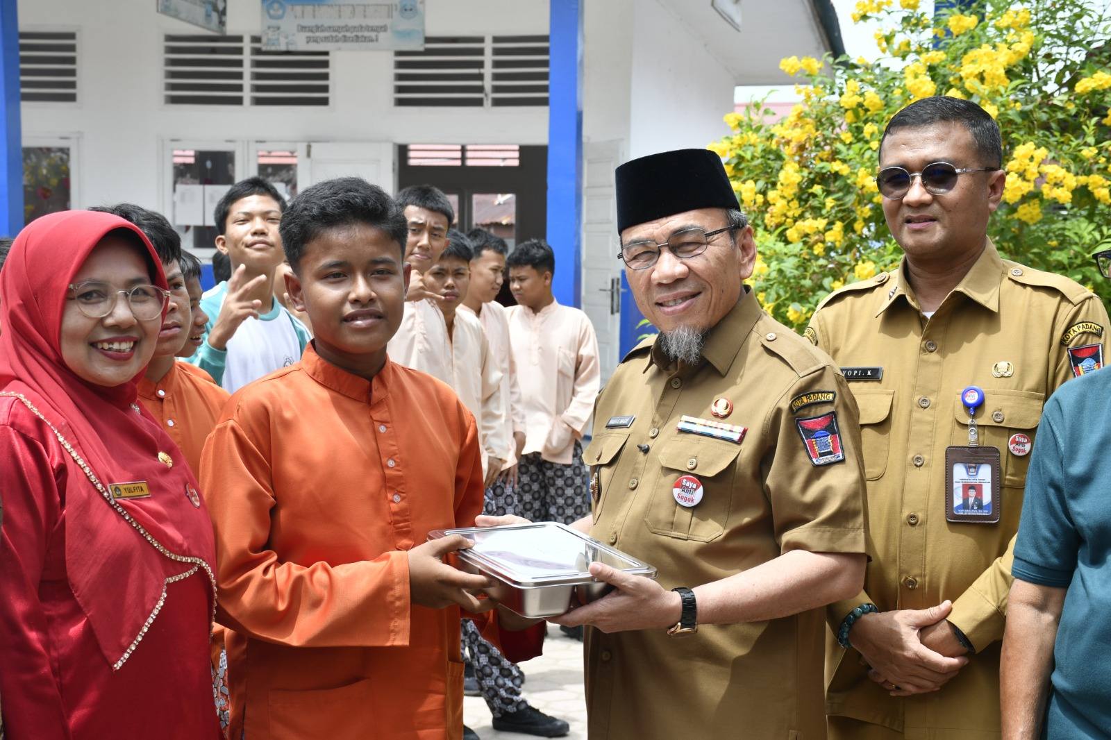 Terima Manfaat Program MBG, Kini Siswa SMPN 40 Padang Tak Lagi Bawa Bekal