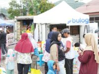 Pemko Padang menggelar pasar murah guna membantu masyarakat dalam memenuhi kebutuhan pokok sekaligus menekan laju inflasi dan menjaga