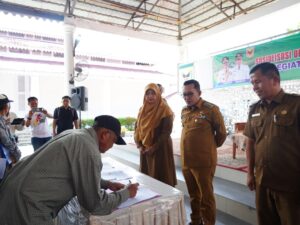 Pemkab Tanah Datar menerima bantuan dari Kementerian Pertanian (Kementan) senilai Rp17 miliar untuk kegiatan Optimasi Lahan Non Rawa (sawah).