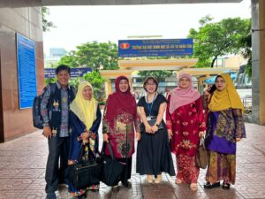 Rektor Universitas Islam Negeri (UIN) Imam Bonjol Padang, Prof Dr Martin Kustati MPd melakukan kunjungan ke Ma’had Darussalam