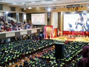 Universitas Negeri Padang (UNP) menggelar prosesi wisuda ke-140 periode September. Pada periode ini, wisuda digelar selama tiga hari