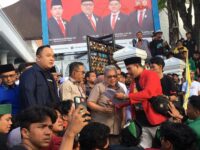 Aliansi Cipayung plus Sumbar yang terdiri dari 15 Organisasi Kemasyarakatan Pemuda atau OKP menyuarakan tujuh tuntutan saat demo DPRD Sumbar