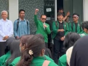 Sampaikan Pernyataan Sikap dan Lepas Mahasiswa Demo, Rektor UNAND: Kebebasan Berpendapat Adalah Hak
