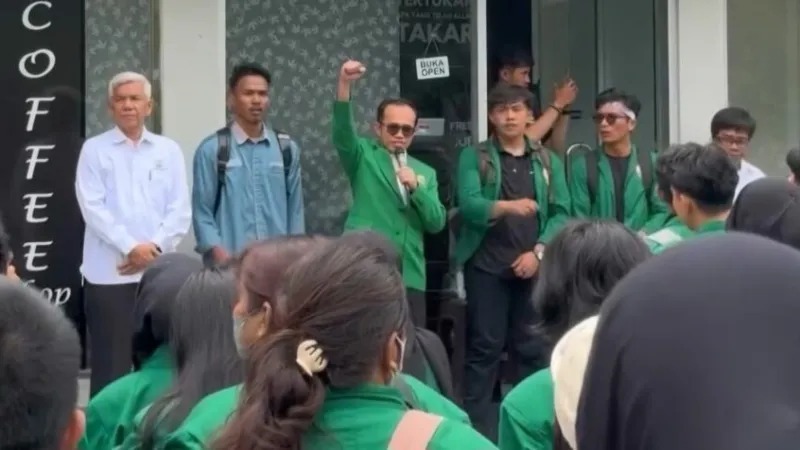 Sampaikan Pernyataan Sikap dan Lepas Mahasiswa Demo, Rektor UNAND: Kebebasan Berpendapat Adalah Hak