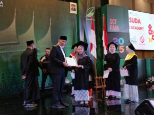 Gubernur Mahyeldi Lantik 90 Lulusan PLUZI Academy, Dorong UMKM Sumbar Naik Kelas