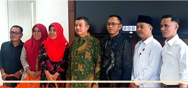 Fakultas Dakwah dan Ilmu Komunikasi (FDIK) UIN Imam Bonjol Padang menggelar acara serah terima jabatan wakil dekan untuk periode 2025-2029,