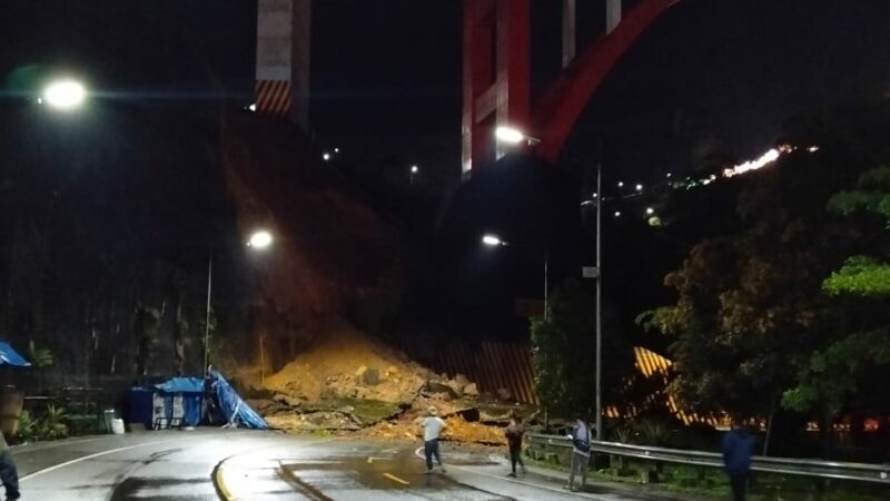 Longsor di Kelok 9 Kabupaten Lima Puluh Kota pada Kamis malam (18/9/2025)