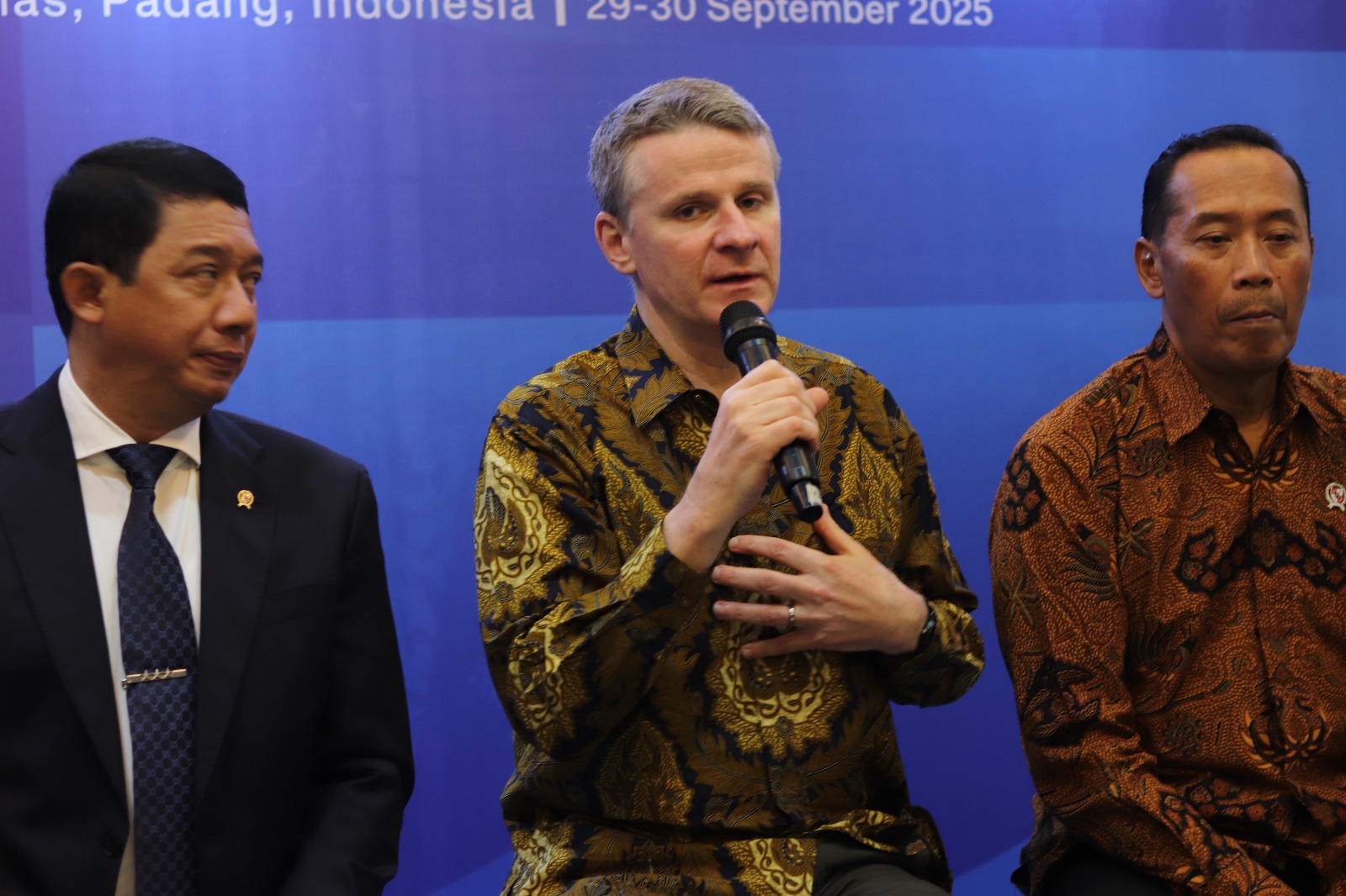 Dubes Australia Nilai Sumbar Strategis dalam Mitigasi dan Manajemen Risiko Bencana
