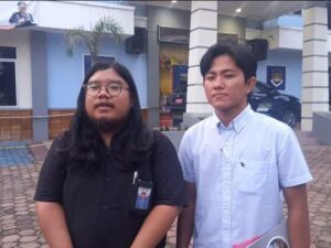 Lembaga Bantuan Hukum (LBH) Padang memberikan bantuan hukum kepada seorang perempuan, Nur Amira (36) yang akan dideportasi ke Malaysia. LBH