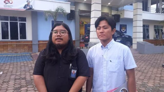 Lembaga Bantuan Hukum (LBH) Padang memberikan bantuan hukum kepada seorang perempuan, Nur Amira (36) yang akan dideportasi ke Malaysia. LBH