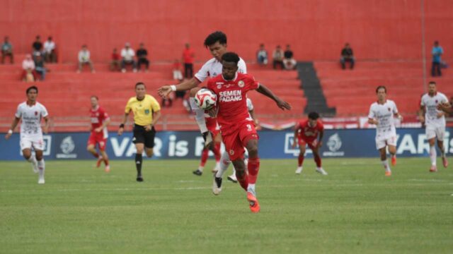 Semen Padang FC tertinggal 0-1 dari tamunya, Bali United pada babak pertama dalam laga pekan ketujuh Liga Super