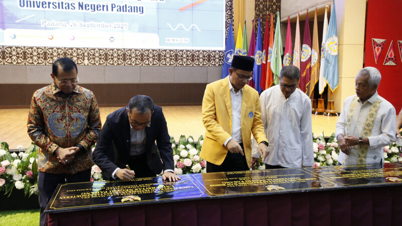 Menteri Diktisaintek Resmikan 8 Gedung Baru UNP