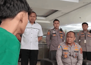 Kapolda Sumatra Barat Irjen Gatot Tri Suryanta bertemu dengan lima pelaku tawuran