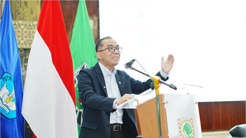 Pertemuan MDGB-PTNBH di UNAND, Mendiktisaintek: Guru Besar Adalah Penuntun Arah Pembangunan Bangsa