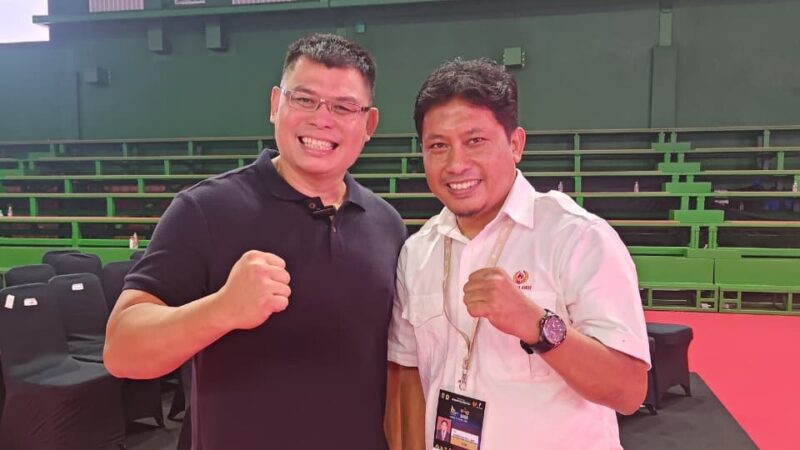 Mantan Petinju Nasional Chris John Ajak KONI Sumbar Hidupkan Kembali Ajang Tinju